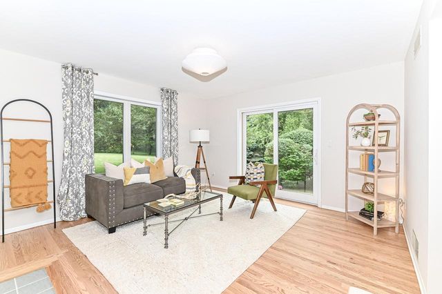 9212 S 41st STREET, Franklin, WI 53132