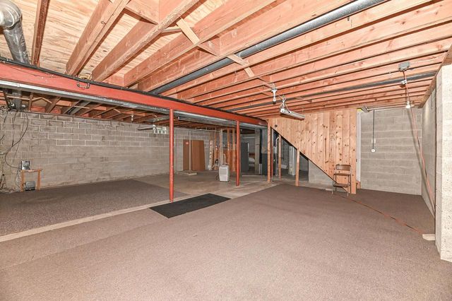 9212 S 41st STREET, Franklin, WI 53132