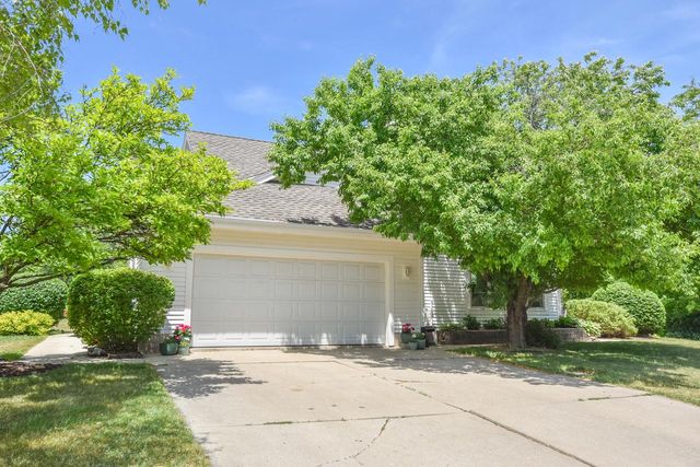 9212 S 41st STREET, Franklin, WI 53132