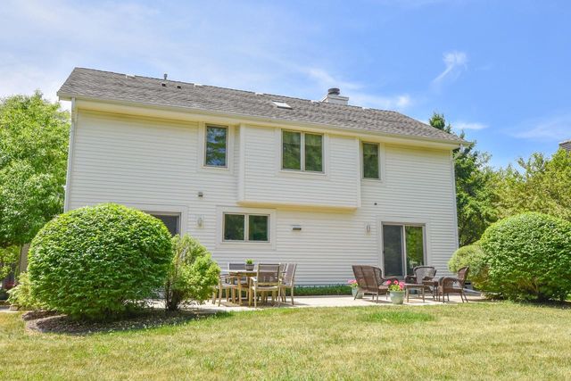 9212 S 41st STREET, Franklin, WI 53132