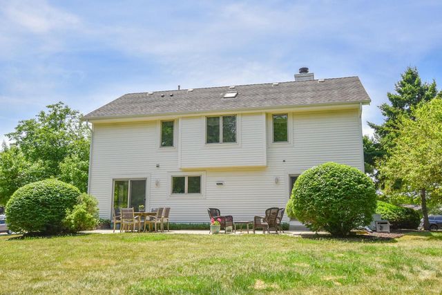 9212 S 41st STREET, Franklin, WI 53132