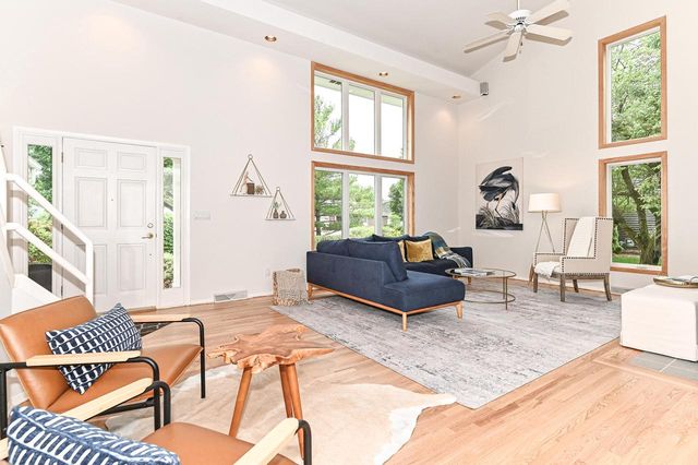 9212 S 41st STREET, Franklin, WI 53132
