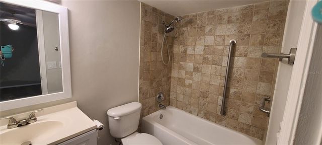 914 LAKE DESTINY ROAD D, Altamonte Springs, FL 32714