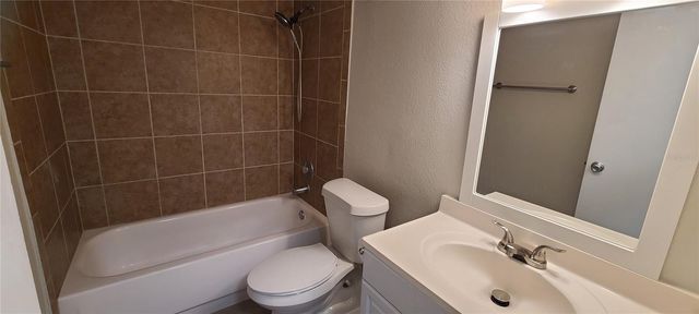 914 LAKE DESTINY ROAD D, Altamonte Springs, FL 32714