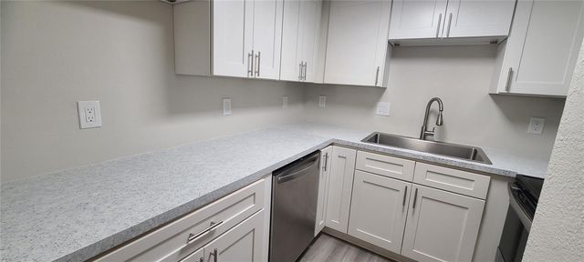 914 LAKE DESTINY ROAD D, Altamonte Springs, FL 32714