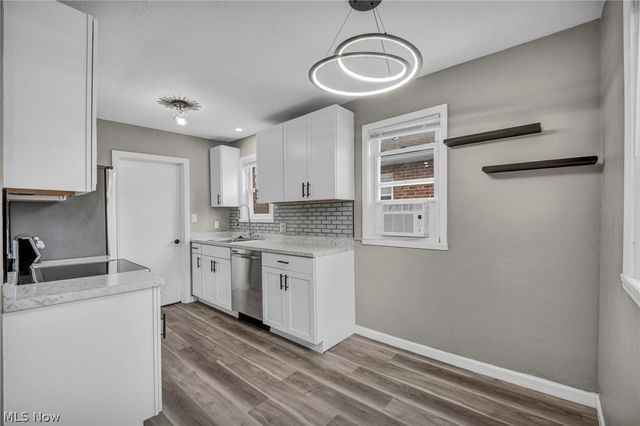 1279 Elmwood Road, Mayfield Heights, OH 44124