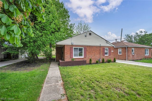 1279 Elmwood Road, Mayfield Heights, OH 44124