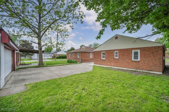 1279 Elmwood Road, Mayfield Heights, OH 44124