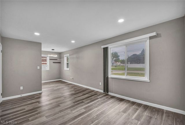 1279 Elmwood Road, Mayfield Heights, OH 44124