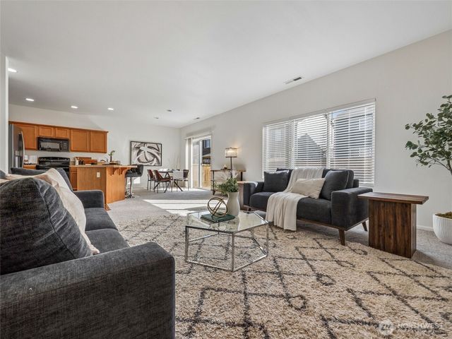 11033 SE 201st Street, Kent, WA 98031