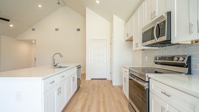 924 Bosque River Drive, Granbury, TX 76048