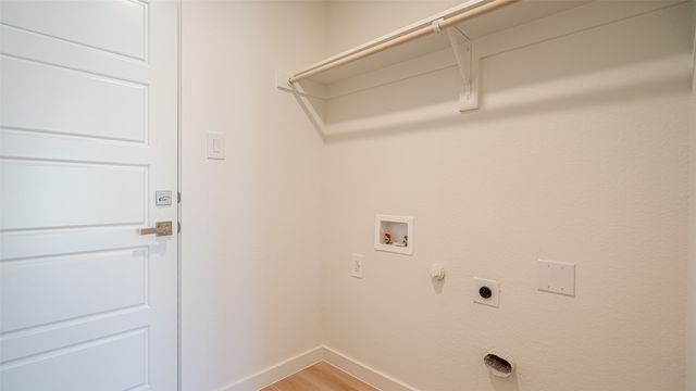 924 Bosque River Drive, Granbury, TX 76048