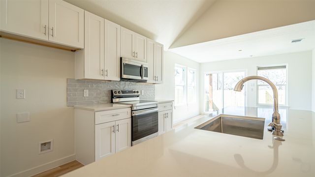 924 Bosque River Drive, Granbury, TX 76048