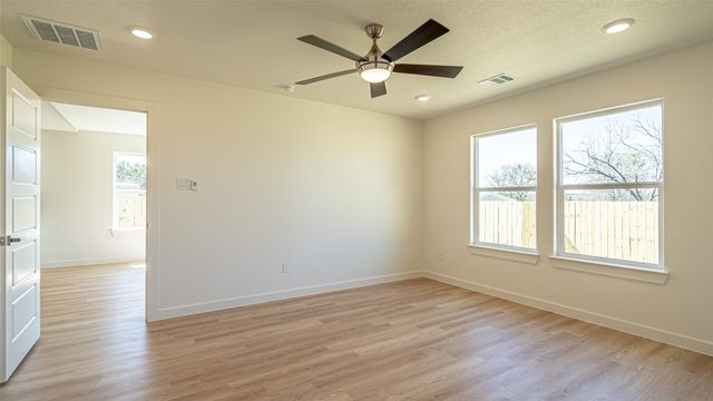 924 Bosque River Drive, Granbury, TX 76048