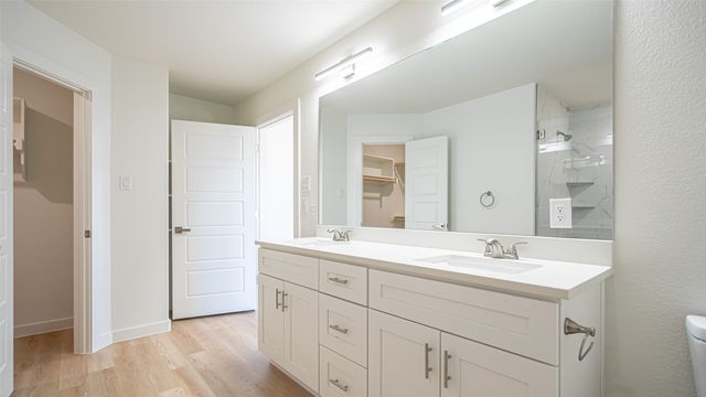 924 Bosque River Drive, Granbury, TX 76048