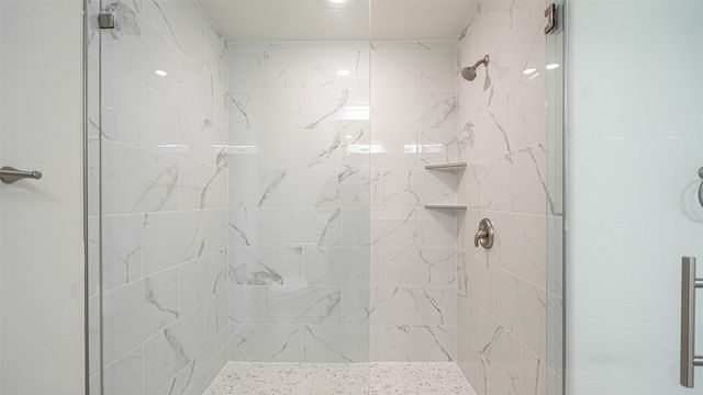 924 Bosque River Drive, Granbury, TX 76048