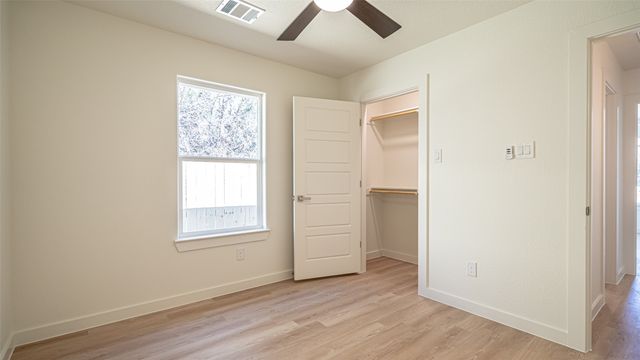 924 Bosque River Drive, Granbury, TX 76048