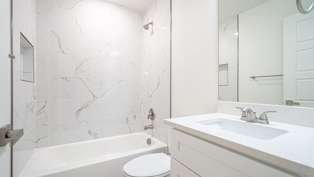 924 Bosque River Drive, Granbury, TX 76048