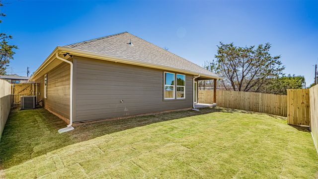 924 Bosque River Drive, Granbury, TX 76048