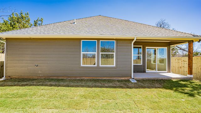 924 Bosque River Drive, Granbury, TX 76048