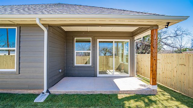 924 Bosque River Drive, Granbury, TX 76048