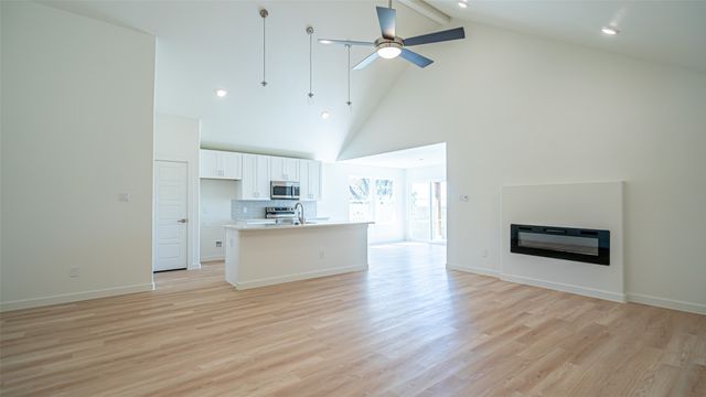 924 Bosque River Drive, Granbury, TX 76048