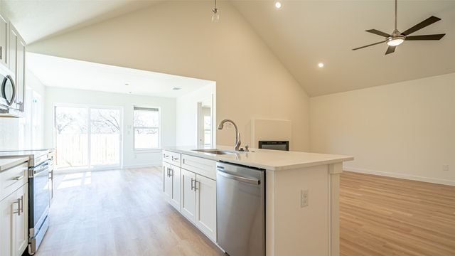 924 Bosque River Drive, Granbury, TX 76048