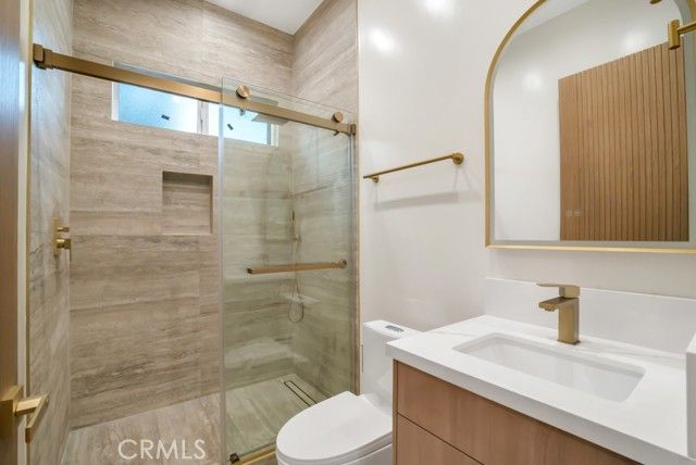 17425 Los Alimos 17423, Granada Hills (los Angeles), CA 91344