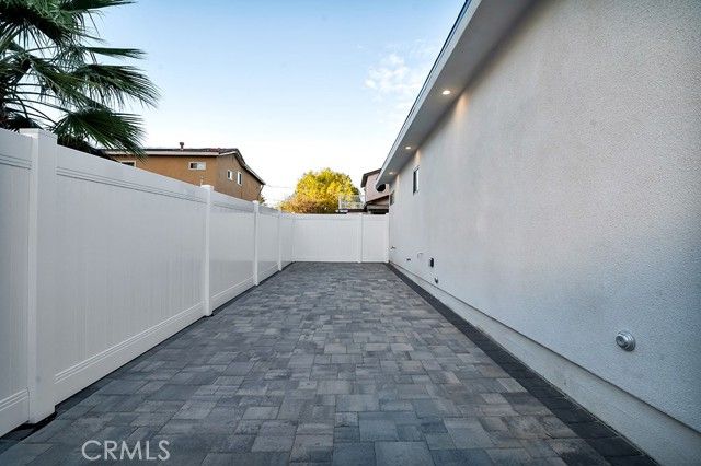 17425 Los Alimos 17423, Granada Hills (los Angeles), CA 91344