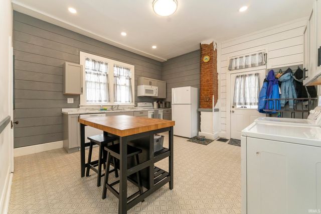 1107 S Evans Avenue, Evansville, IN 47713