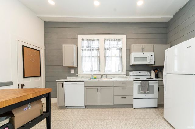 1107 S Evans Avenue, Evansville, IN 47713