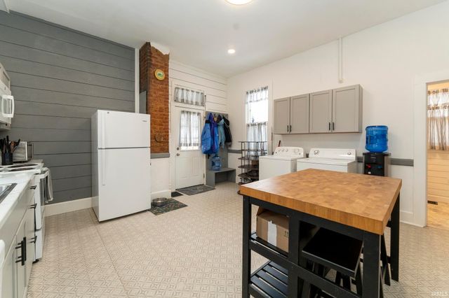 1107 S Evans Avenue, Evansville, IN 47713