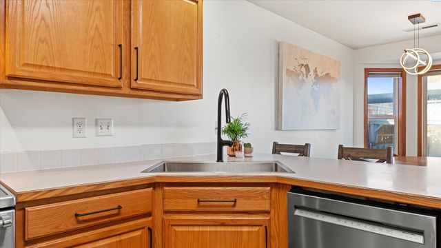 8906 W Canyon Place, Kennewick, WA 99336