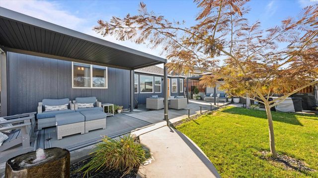 8906 W Canyon Place, Kennewick, WA 99336