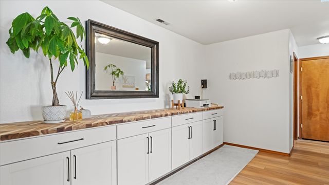 8906 W Canyon Place, Kennewick, WA 99336