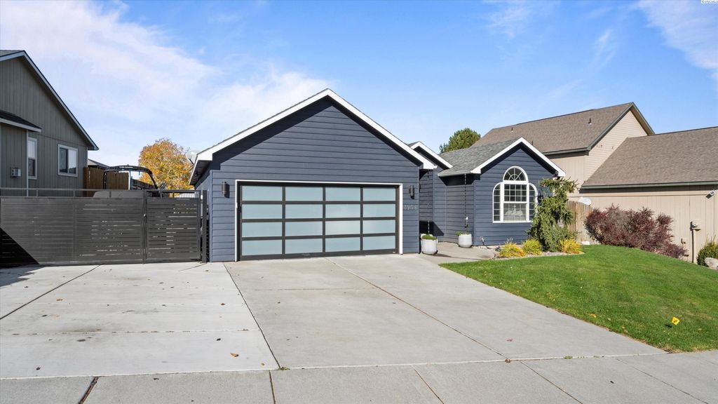 8906 W Canyon Place, Kennewick, WA 99336