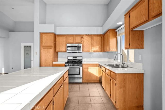 12564 Dion Place, Victorville, CA 92395