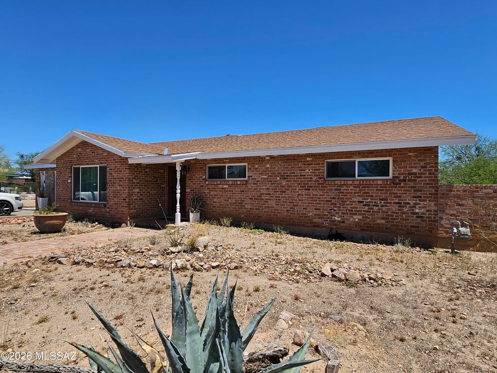 2624 N Teresa Lane, Tucson, AZ 85745