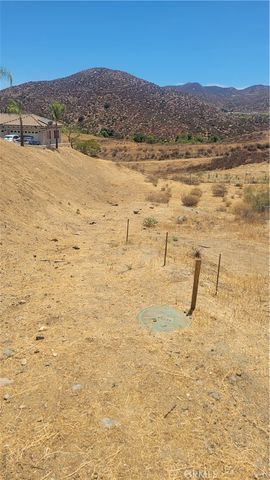 30450 Sparkle Drive, Canyon Lake, CA 92587