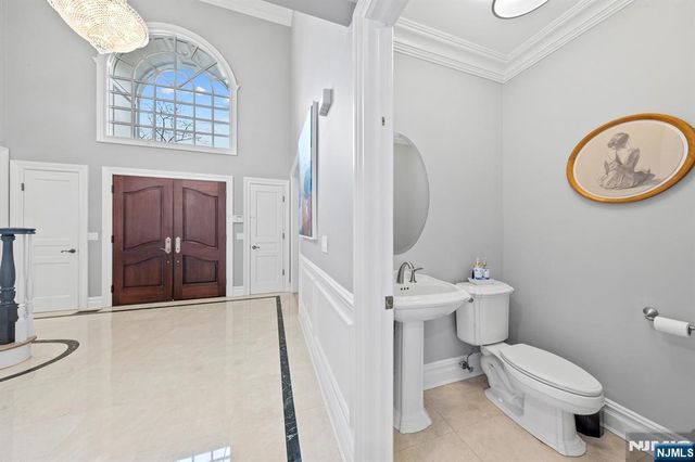 30 Peter Lynas Court, Tenafly, NJ 07670