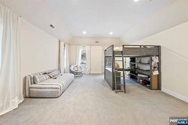 30 Peter Lynas Court, Tenafly, NJ 07670