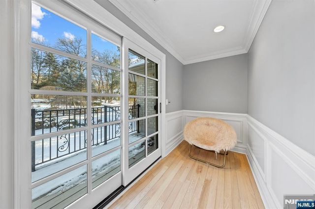 30 Peter Lynas Court, Tenafly, NJ 07670