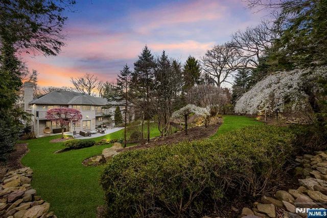 30 Peter Lynas Court, Tenafly, NJ 07670