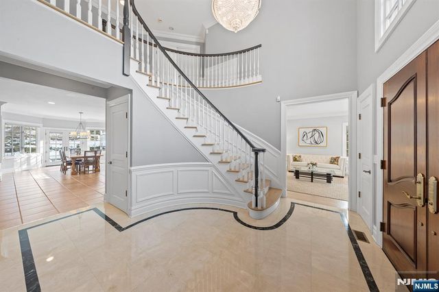 30 Peter Lynas Court, Tenafly, NJ 07670