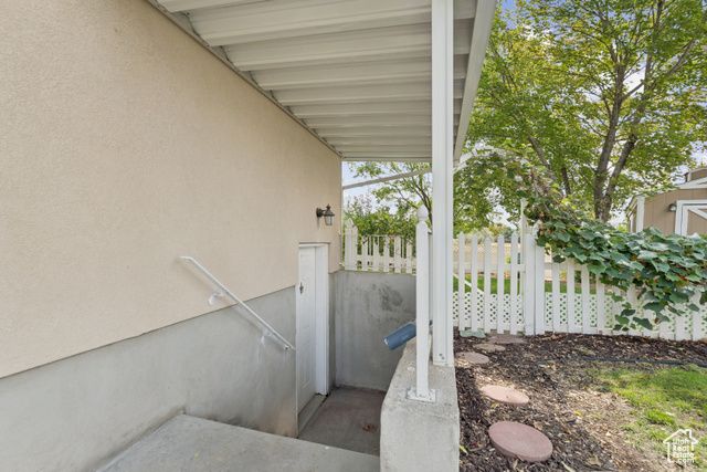 889 W ROCKHILL POINT CV, Taylorsville, UT 84123