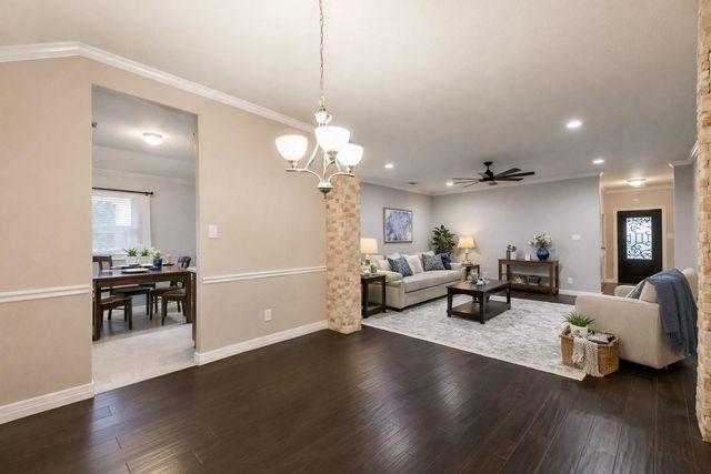 2102 Pickwick Pines Dr Court, Humble, TX 77396