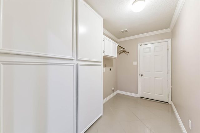 2102 Pickwick Pines Dr Court, Humble, TX 77396