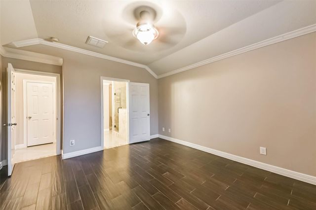 2102 Pickwick Pines Dr Court, Humble, TX 77396