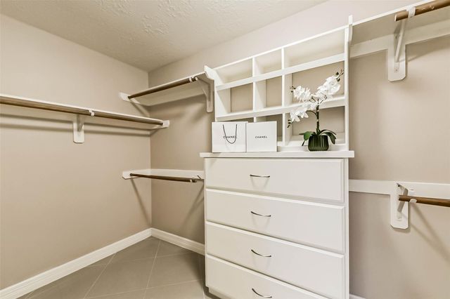 2102 Pickwick Pines Dr Court, Humble, TX 77396