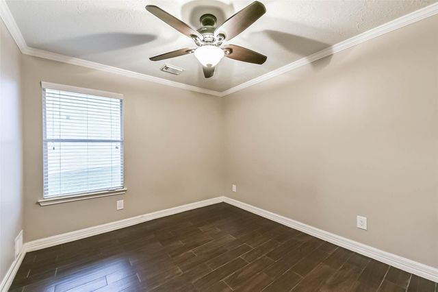 2102 Pickwick Pines Dr Court, Humble, TX 77396